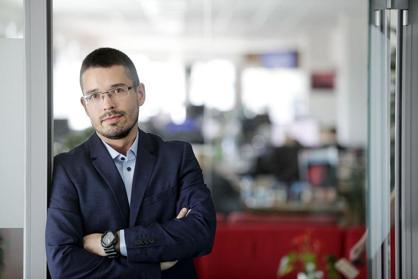 W POCZEKALNI: W POCZEKALNI: