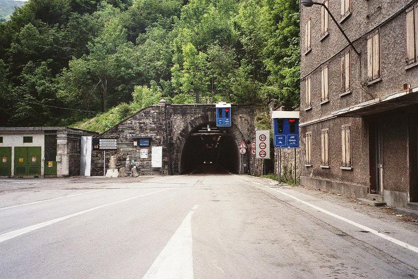 Obecny tunel na przełęczy Tende Obecny tunel na przełęczy Tende