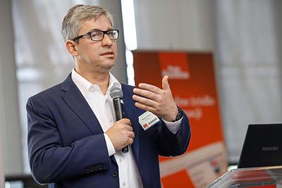 CZŁOWIEK INSTYTUCJA: Wojciech Sobieraj jest budowniczym największego start-upu bankowego w Europie, który w ciągu dziewięciu lat istnienia wszedł do pierwszej dziesiątki banków w Polsce.