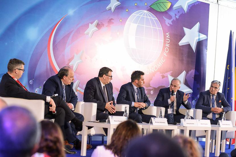 SZANSE I ZAGROŻENIA: SZANSE I ZAGROŻENIA: