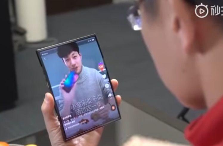 Prototyp Xiaomi ze składanym ekranem Prototyp Xiaomi ze składanym ekranem