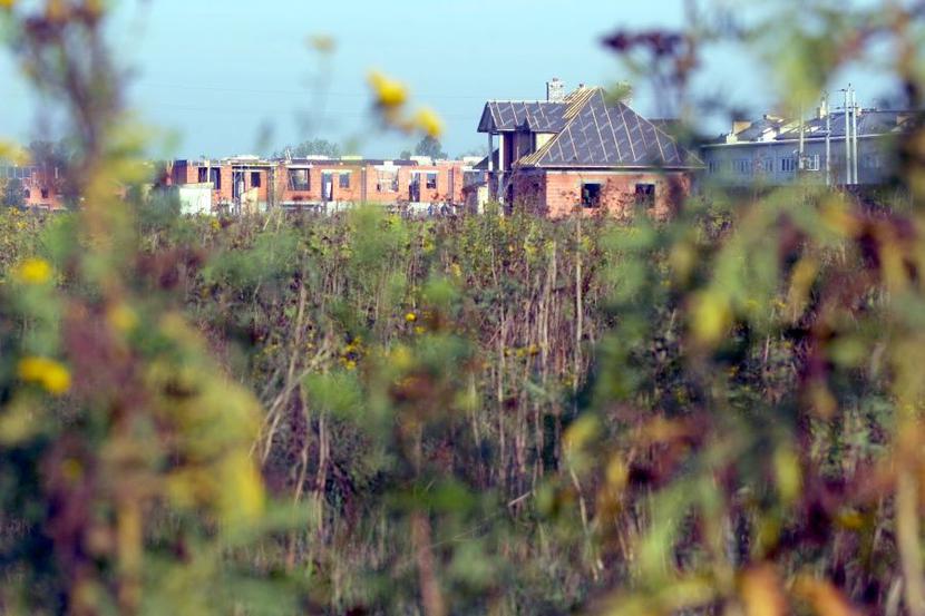 Cudzoziemcy kupują mniej i mniejsze nieruchomości. Cudzoziemcy kupują mniej i mniejsze nieruchomości.