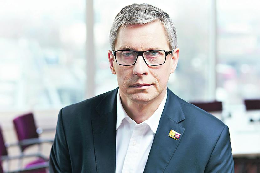 PIĄTE PRZEJĘCIE: PIĄTE PRZEJĘCIE: