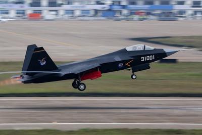 Startujący J-31 Gyrfalcon