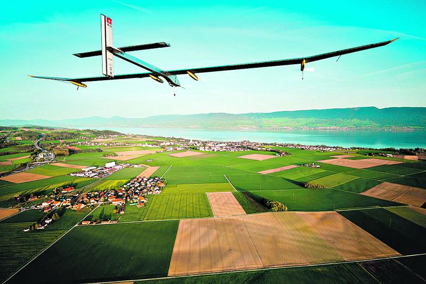 Solar Impulse (FOT. Solar Impulsepres) Solar Impulse (FOT. Solar Impulsepres)