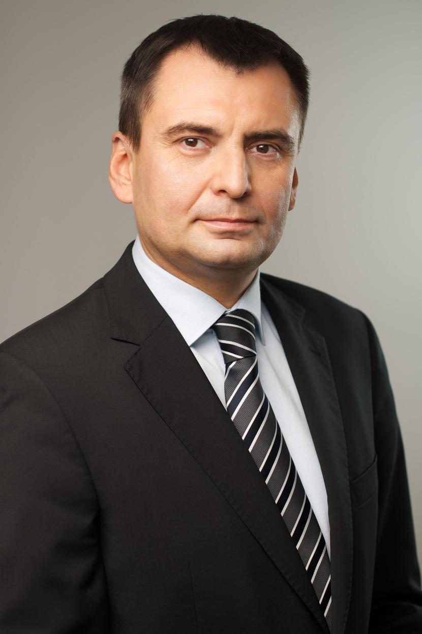 RÓŻNI WŁAŚCICIELE, TEN SAM PREZES: RÓŻNI WŁAŚCICIELE, TEN SAM PREZES: