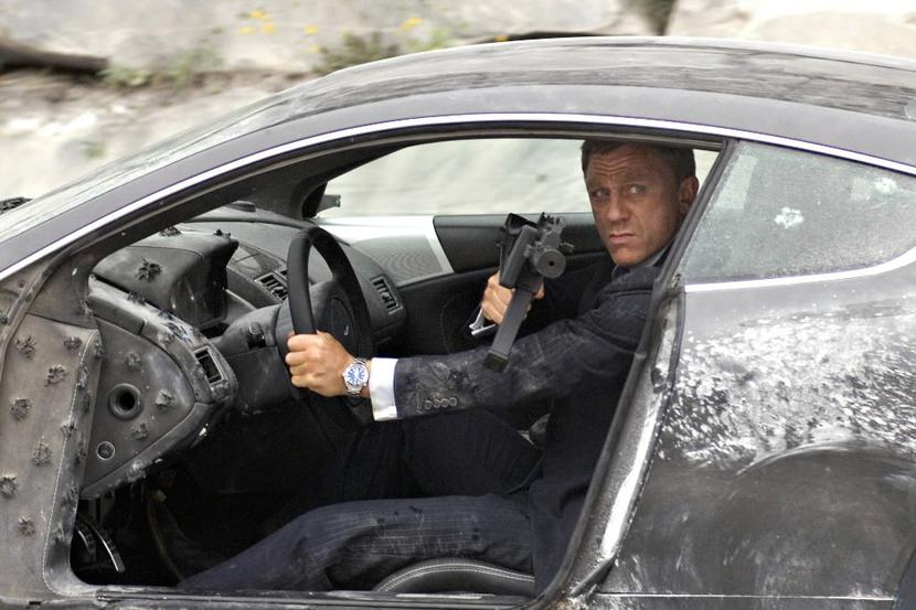 Daniel Craig jako James Bond w Aston Martinie DBS na planie filmy Daniel Craig jako James Bond w Aston Martinie DBS na planie filmy
