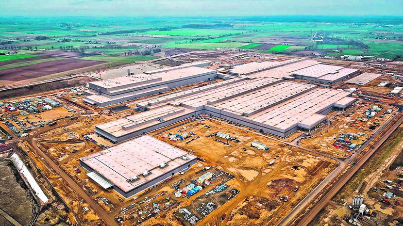 COFNĄ SIĘ CZY NIE: COFNĄ SIĘ CZY NIE: