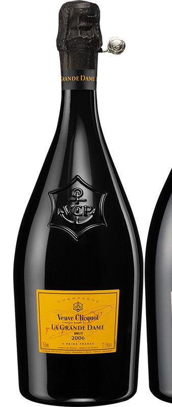 Rozbieżność cenowa win Ve Clicquot jest spora, bo oferta obejmuje różne warianty — w tym szampany rocznikowe, z których najrzadszy w obiegu jest Ponsardin La Grande Dame ze średnią ceną bliską 600 zł.