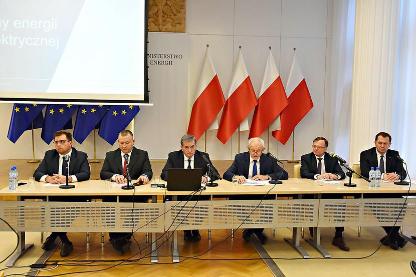 JESTEŚMY, ALE MILCZYMY: JESTEŚMY, ALE MILCZYMY: