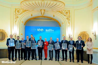 Podczas gali pamiątkowe dyplomy odebrali zdobywcy pierwszych 10 miejsc Listy Stu najbardziej wpływowych osób w polskiej medycynie i Listy Stu najbardziej wpływowych osób w systemie ochrony zdrowia.