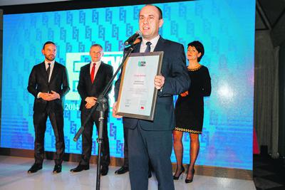 Kultura organizacyjna Grupy Raben oparta jest na etyce i wartosciach.Konkurs był okazja do dokonania samooceny i zweryfikowaniaobszarów, które wymagaja jeszcze udoskonalenia.Marcin Turski, dyrektor sprzedazy i obsługi klienta w spółce FreshLogistics należącej do Grupy Raben