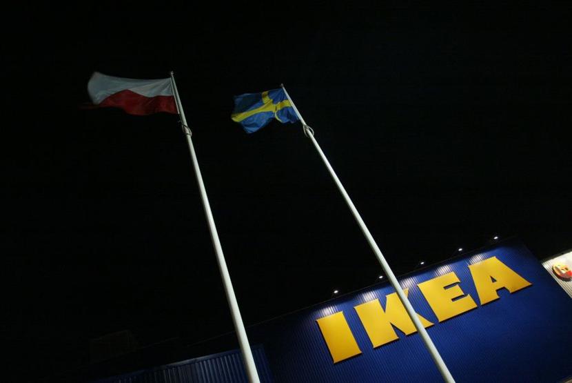 Pod flagami polskąi szwedzką pracuje się najlepiej. Pod flagami polskąi szwedzką pracuje się najlepiej.