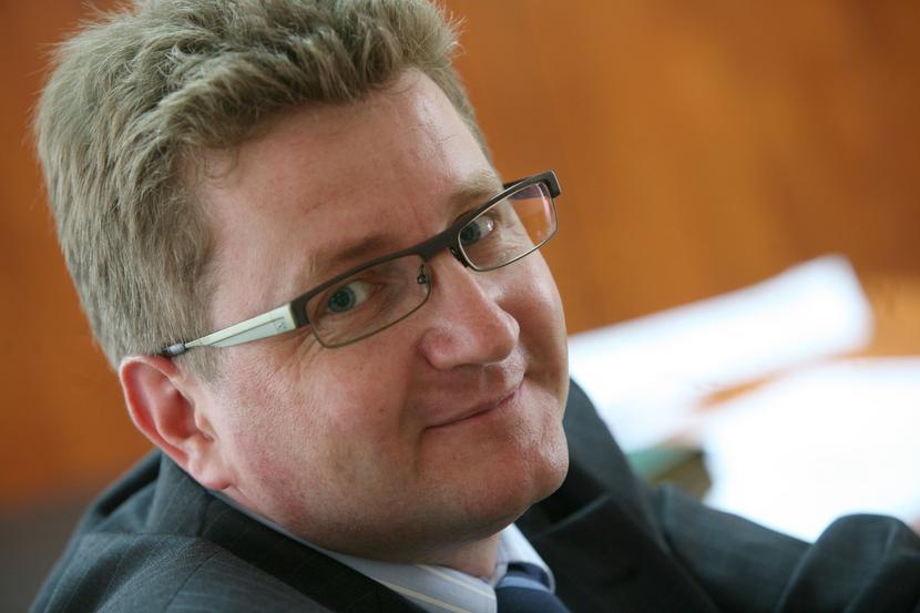 Krzysztof Jędrzejewski ujawnił się z pakietem 5,1 proc. akcji Mostostalu-Export. Krzysztof Jędrzejewski ujawnił się z pakietem 5,1 proc. akcji Mostostalu-Export.