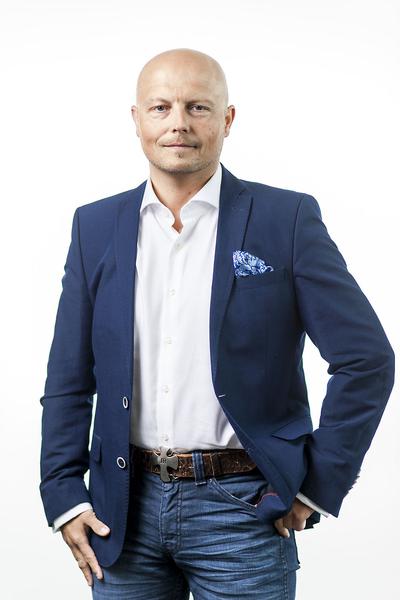 PLANY FIRMY: Myślimy o wejściu na Giełdę Papierów Wartościowych. Alternatywą byłby alians ze strategicznym inwestorem. Naszym celem jest także ekspansja zagraniczna — mówi Piotr Bochenek, członek zarządu SkyCash.