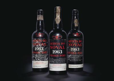 Jak przystało na beczki przemierzające morza w ładowniach dawnych statków, te z porto zamykały solidniejszą porcję alkoholu. Portugalskie wino wzmacniane jest do poziomu około 20 proc., a jego potencjał starzenia się pozwala osiągać rzadszym butelkom coraz wyższe ceny — zestaw dziewięciu Quinta do Noval Nacional z 1963 r. został sprzedany na aukcji za 39,2 tys. USD (149 tys. zł).