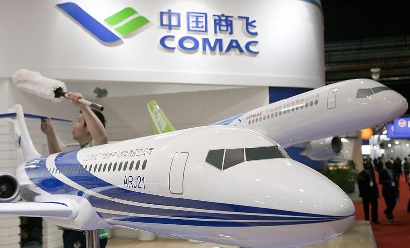 Modele samolotów Comac (fot. Bloomberg) Modele samolotów Comac (fot. Bloomberg)