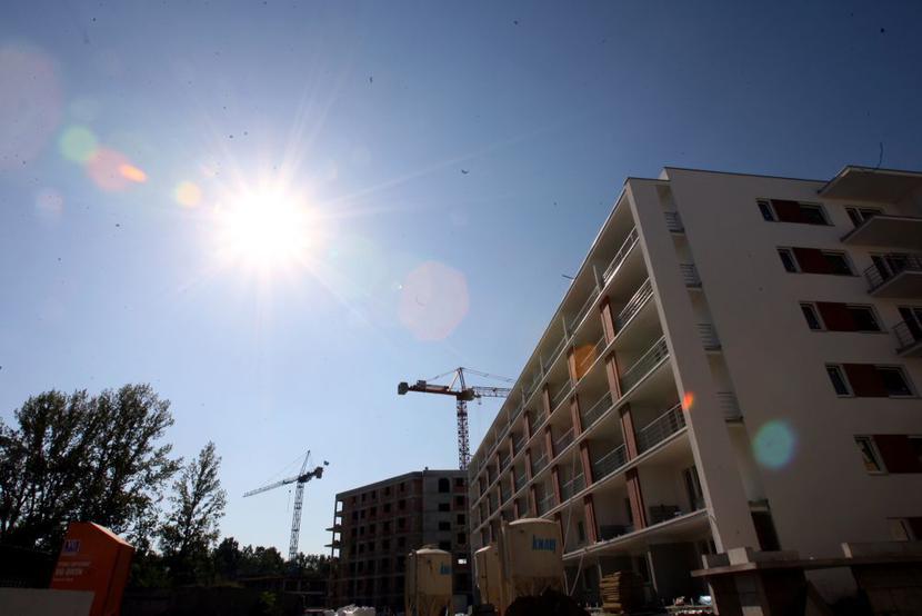 Deweloperzy próbują nadążyć za upodobaniami klientów - budują coraz mniejsze mieszkania z jak największą liczbą pokoi. Deweloperzy próbują nadążyć za upodobaniami klientów - budują coraz mniejsze mieszkania z jak największą liczbą pokoi.