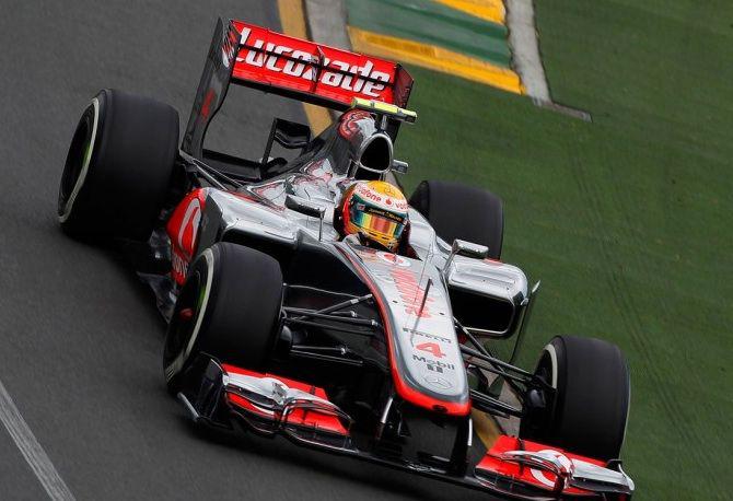 Bolid McLarena na torze (fot. Vodafone McLaren Mercedes) Bolid McLarena na torze (fot. Vodafone McLaren Mercedes)