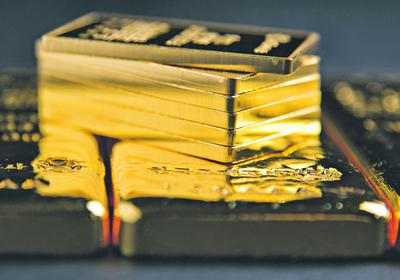Różnice w cenach złotych sztabek wynoszą od 3 proc. w przypadku sztabek 100-gramowych do ponad 14 proc. w przypadku najlżejszych, czyli gramowych.