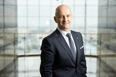 Paweł Pach, prezes PKO Leasing, twierdzi, że kierowana przez niego spółka ogłosiła wezwanie na Prime Car Management dlatego, że chce umacniać pozycję w segmencie leasingu aut, a od zakończenia poprzedniego wezwania sytuacja się zmieniła.wezwania sytuacja się zmieniła.