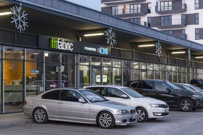 FitFabric to największa i najbardziej rozpoznawalna sieć klubów fitness w Łodzi. Dla OK Systemu była kluczowym elementem oferty w tym mieście. Była, ale nie będzie, bo kontrolę nad siecią przejął operator programu MultiSport i umowę konkurentowi wypowiedziano. Jedni uważają to za nadużywanie pozycji dominującej, drudzy za normalną praktykę biznesową.