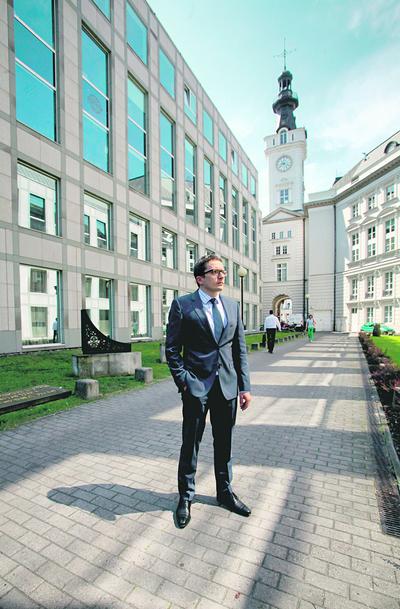 Ze wzgledu na wielkość jesteśmy jednym z krajów o najwiekszej liczbie studentów w UE. Oznacza to mniejsze problemy ze znalezieniem odpowiednio wykwalifikowanych pracowników. - mówi Piotr Kalisz, główny ekonomista banku Citi Handlowy