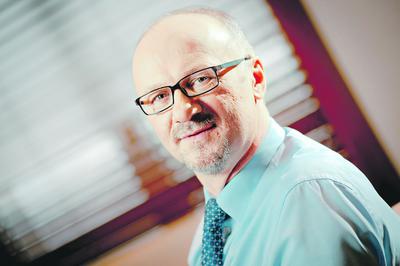 Sławomir Sikora, prezes Citi Handlowego wzywa do dialogu w sprawie podatku bankowego. Nie będzie łatwo. Na prośbę bankowców o spotkanie z szefami klubów w sprawie ustawy frankowej nie odpowiedział nikt.