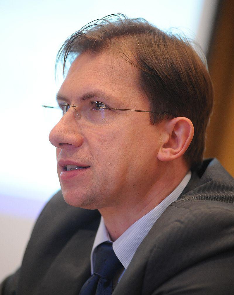 PRZEŚWIETLANIE POPRZEDNIKÓW: PRZEŚWIETLANIE POPRZEDNIKÓW: