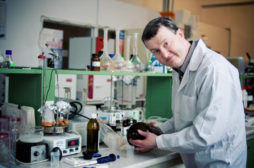 Prof. Tomasz Ciach Prof. Tomasz Ciach