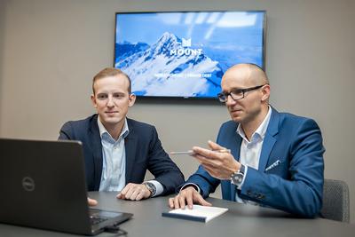 Mikołaj Motz i Krzysztof Madej z Mount TFI zapewniają, że spółka nie będzie konkurować z podmiotami zarządzającymi funduszami akcji i obligacji.