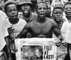 Protesty czarnej ludności w czasach apartheidu Protesty czarnej ludności w czasach apartheidu