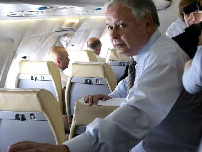 Prezydent Lech Kaczyński na pokładzie samolotu Prezydent Lech Kaczyński na pokładzie samolotu