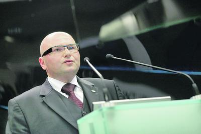 Romulad Ściborski jest na liście najbogatszych Polaków tygodnika „Wprost” z majątkiem wycenianym na ponad 350 mln zł. W przyszłym roku może się na niej pojawić… jego żona, która w kwietniu formalnie została właścicielką najcenniejszego aktywa holdingu, spółki RSV.