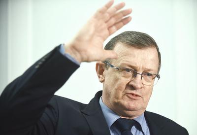 Poseł Tadeusz Cymański (PiS), przewodniczący podkomicji nadzwyczajnej, która zajmuje się tzw. Ustawą frankową, ugiął się pod naporem banków i chce wykreślenia zapisu o tzw. funduszu konwersji.