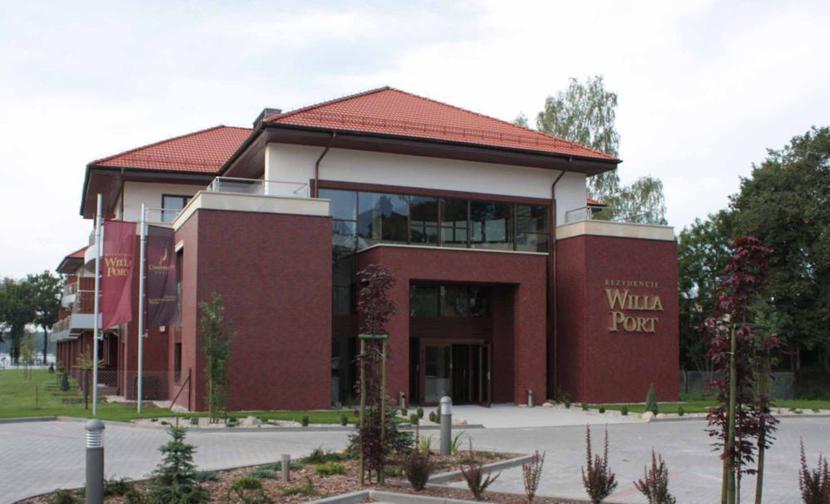 W styczniu firma Condohotels Group oddała do użytku Willę Port w Ostródzie na Mazurach. Udało się dotąd sprzedać 80 z 83 pokoi i apartamentów. W styczniu firma Condohotels Group oddała do użytku Willę Port w Ostródzie na Mazurach. Udało się dotąd sprzedać 80 z 83 pokoi i apartamentów.