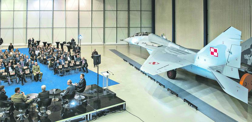 OBRONA W POWIETRZU: OBRONA W POWIETRZU: