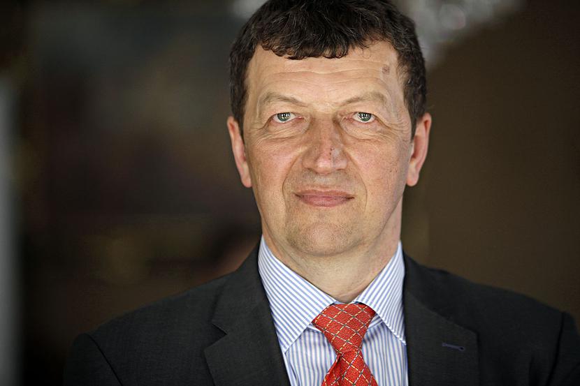 INWESTYCJA W SPECJALIZACJĘ: INWESTYCJA W SPECJALIZACJĘ: