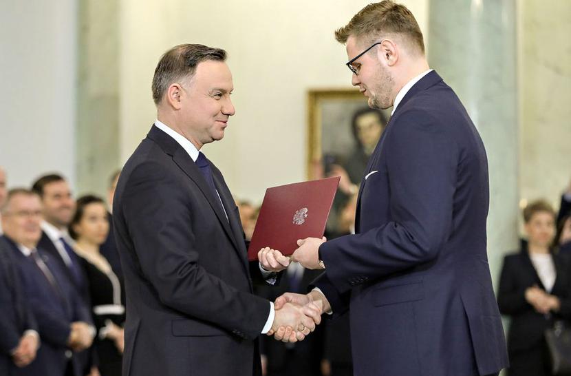 MIESIĄCE BEZ TEKI: MIESIĄCE BEZ TEKI: