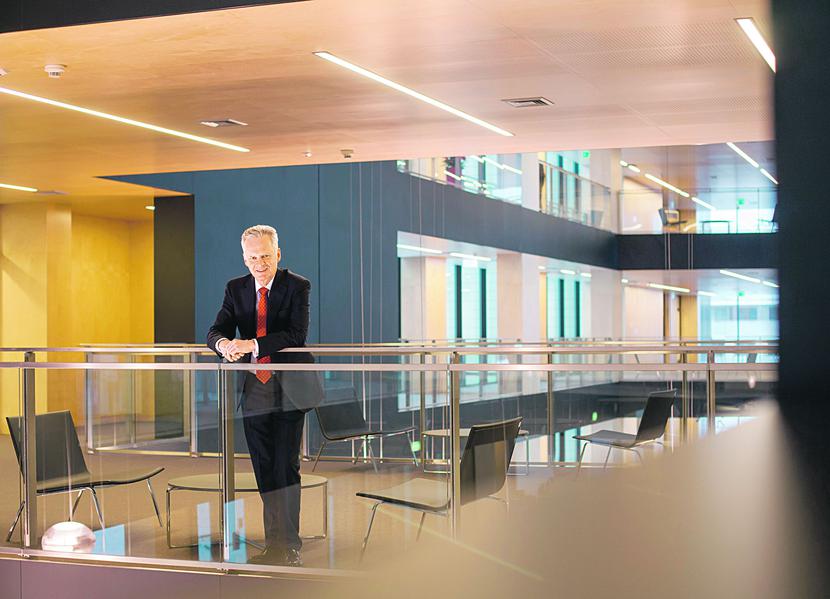 NOWY RYNEK: NOWY RYNEK: