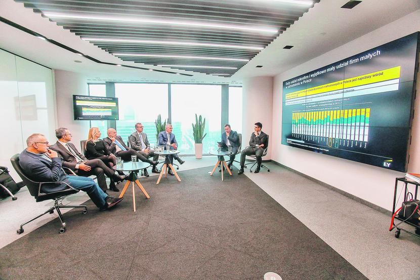 ROZMOWA O WYZWANIACH DLA POLSKICH FIRM: ROZMOWA O WYZWANIACH DLA POLSKICH FIRM: