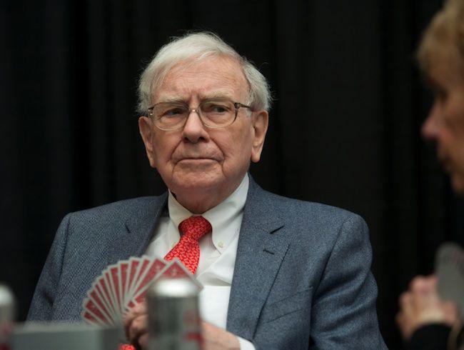 Warren Buffett podczas gry w karty FOT. Bloomberg Warren Buffett podczas gry w karty FOT. Bloomberg