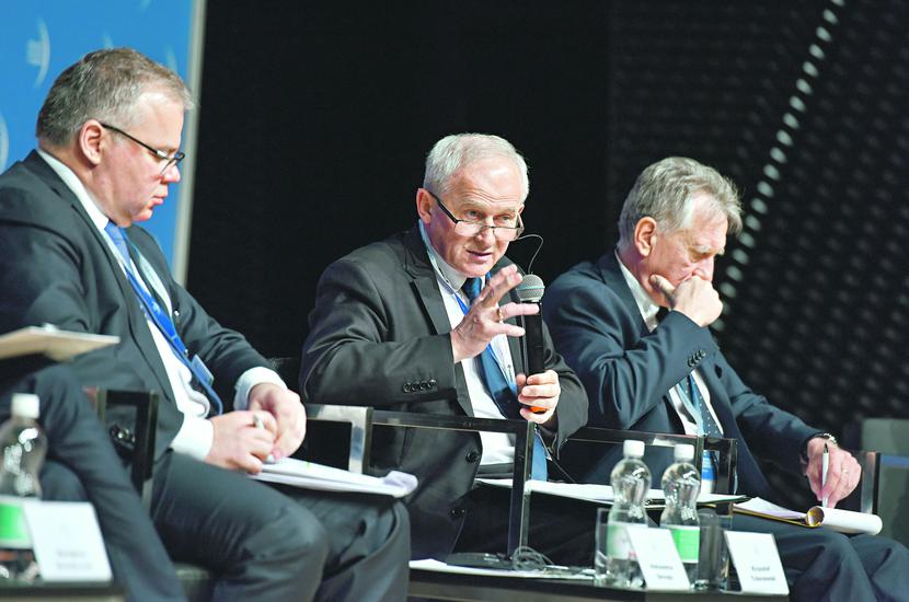 RÓŻNE GŁOSY Z SEKTORA ENERGETYCZNEGO: RÓŻNE GŁOSY Z SEKTORA ENERGETYCZNEGO:
