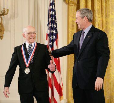 Ralph Baer z prezydentem Bushem Ralph Baer z prezydentem Bushem