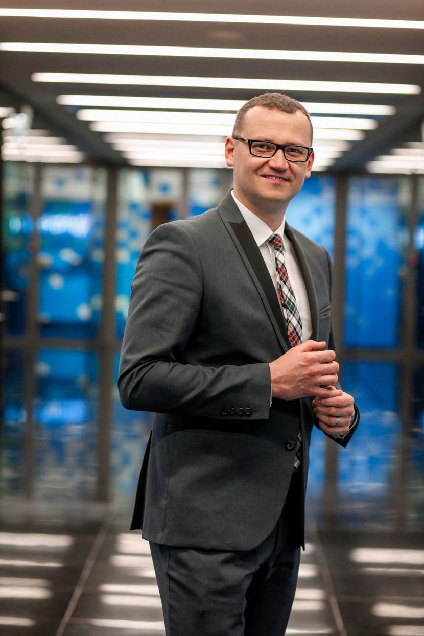 TWORZĄ PODZESPOŁY I MIEJSCA PRACY: TWORZĄ PODZESPOŁY I MIEJSCA PRACY: