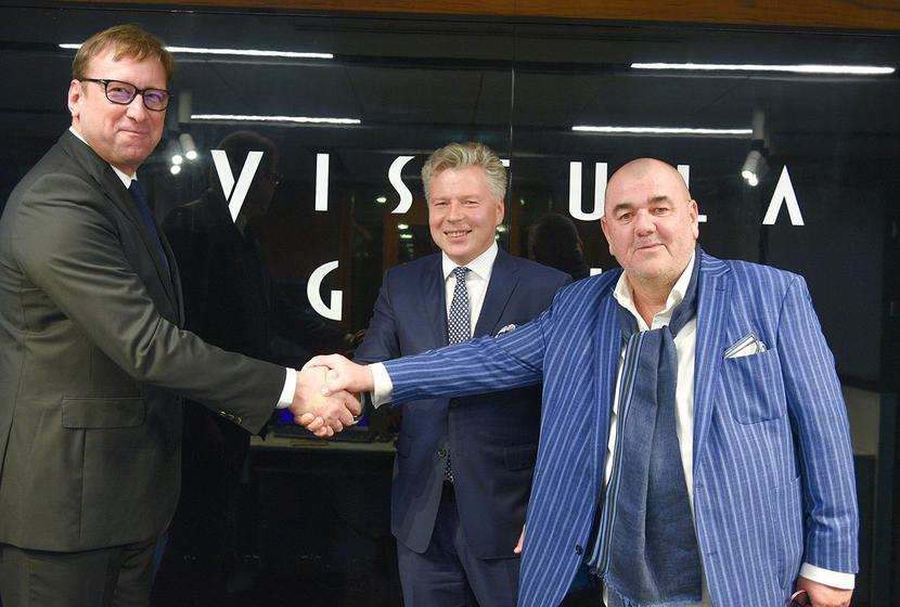 Od lewej: Jan Pilch (znaczący akcjonariusz Bytomia), Grzegorz Pilch (prezes Vistuli) i Jerzy Mazgaj (znaczący akcjonariusz Vistuli) Od lewej: Jan Pilch (znaczący akcjonariusz Bytomia), Grzegorz Pilch (prezes Vistuli) i Jerzy Mazgaj (znaczący akcjonariusz Vistuli)