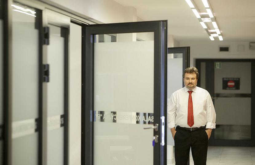 WIĘCEJ WŁADZY: WIĘCEJ WŁADZY: