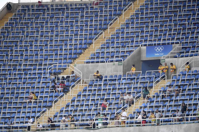 Puste trybuny podczas zawodów na igrzyskach olimpijskich Puste trybuny podczas zawodów na igrzyskach olimpijskich