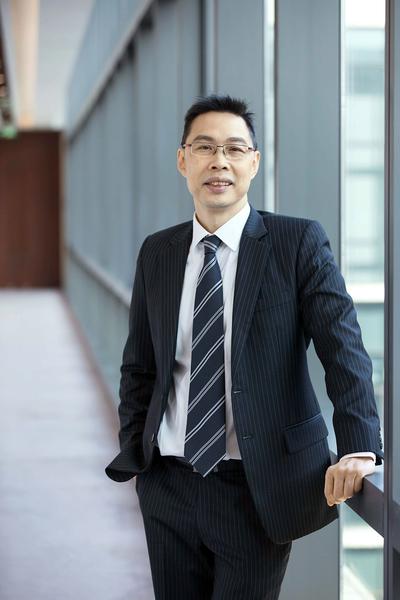 Dziś Daniel Shim, szef HR w Azjatyckim Banku Inwestycji Infrastrukturalnych, wygłosi wykład na Akademii L. Koźmińskiego na temat programu dla młodych profesjonalistów, a jutro w Ministerstwie Inwestycji i Rozwoju spotka się z osobami zainteresowanymi pracą w reprezentowanej przez niego instytucji. W obu spotkaniach udział weźmie łącznie około stu osób.