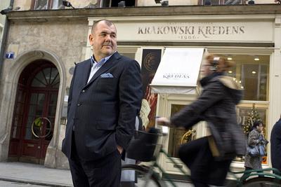 Jerzy Mazgaj, twórca będącej w sanacji Almy Market i akcjonariusz Vistuli, otrzymał wczoraj absolutorium, a w zarządzanej przez niego radzie nadzorczej modowej grupy dokonano dwóch zmian.dokonano dwóch zmian.